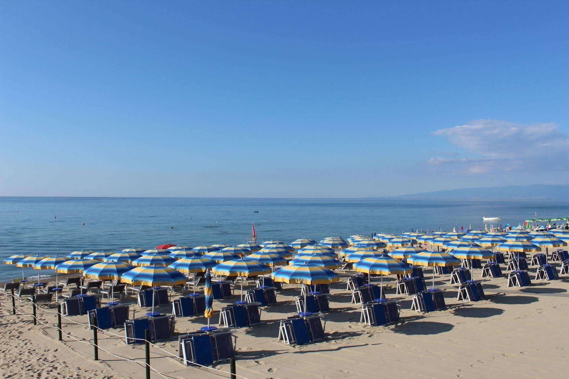 Villaggio Camping Lungomare Cropani Exterior photo